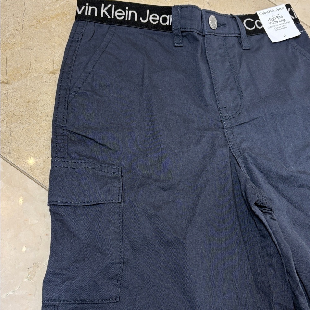 ⭐️ NWT Calvin Klein Jeans High Rise Wide Leg Navy Cargo Pants- size 8 - Picture 7 of 10
